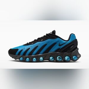 Nike Men's Dynamic Blue and Black Sneakers